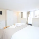 Exceptional Two-bedroom In With Parking And Stunning Views شقة
