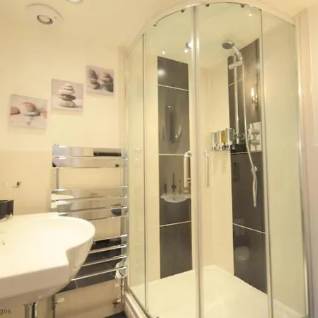 Exceptional Two-bedroom In With Parking And Stunning Views Apartmán *